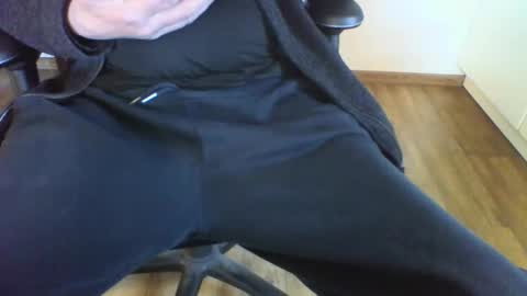 Snapshot of mik116 chatting on February 26, 2025, 1:08 pm mik online show from February 26, 2025, 1:08 pm