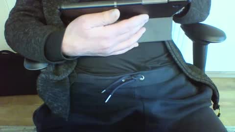 Snapshot of mik116 chatting on March 5, 2025, 9:16 am mik online show from March 5, 2025, 9:16 am