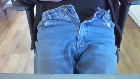 Snapshot of mik116 chatting on March 5, 2025, 1:50 pm mik online show from March 5, 2025, 1:50 pm