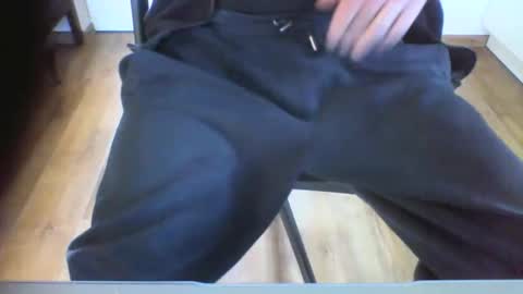 Snapshot of mik116 chatting on September 15, 2025, 1:11 pm mik online show from September 15, 2025, 1:11 pm