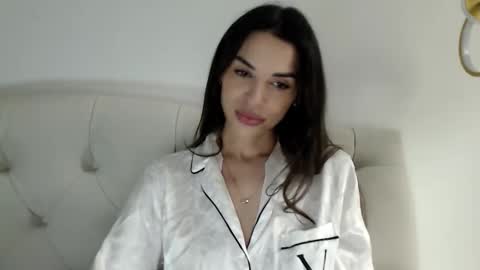 Mika online show from March 8, 2026, 7:39 pm