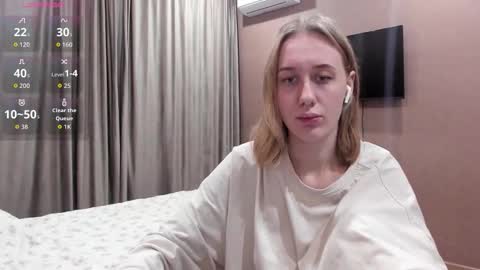 Mika online show from November 24, 2025, 10:53 pm