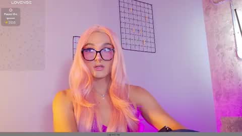 mika_velvet online show from June 28, 2026, 2:34 pm