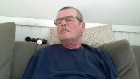 Snapshot of mikael42 chatting on April 6, 2026, 2:07 pm mikael42 online show from April 6, 2026, 2:07 pm