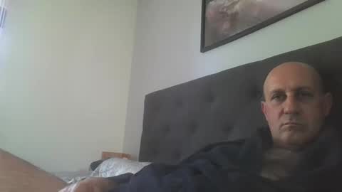mikael_r52 online show from June 1, 2026, 11:01 am