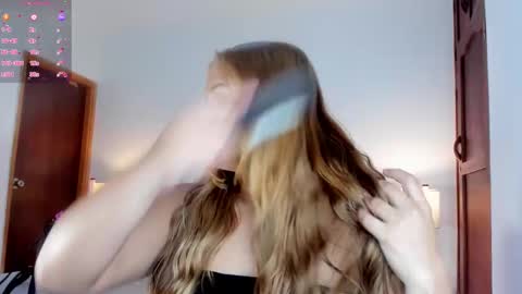 Snapshot of mikaelastonne chatting on January 11, 2026, 12:43 pm Mikaela blondie bigass online show from January 11, 2026, 12:43 pm