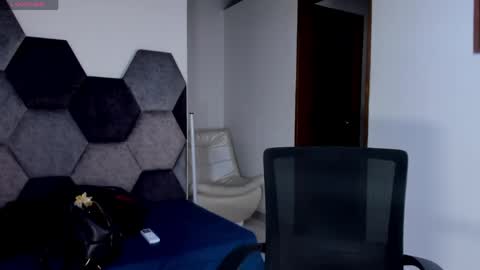 Mikaela blondie bigass online show from May 17, 2026, 5:31 pm