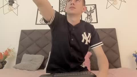 mikael online show from January 31, 2025, 4:36 am