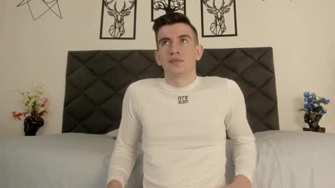 mikael online show from February 28, 2025, 4:54 am