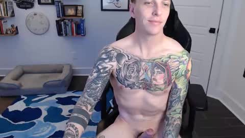 Snapshot of mikahishung chatting on December 20, 2024, 3:31 pm MikahisHung online show from December 20, 2024, 3:31 pm