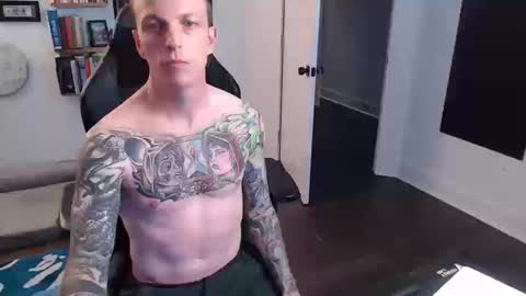 Snapshot of mikahishung chatting on October 15, 2025, 10:32 pm MikahisHung online show from October 15, 2025, 10:32 pm