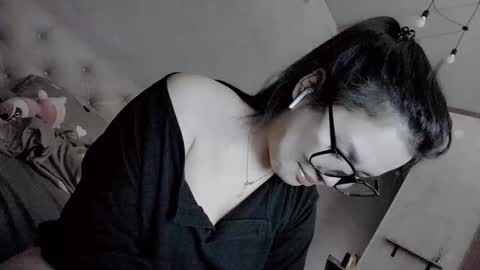 mikasssu online show from February 13, 2025, 3:03 pm