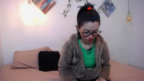 mikaza online show from May 13, 2026, 12:46 pm