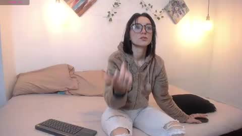mikaza online show from June 11, 2026, 12:47 pm