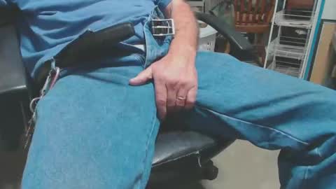 Snapshot of mike694fun chatting on December 24, 2024, 7:33 pm mike694fun online show from December 24, 2024, 7:33 pm