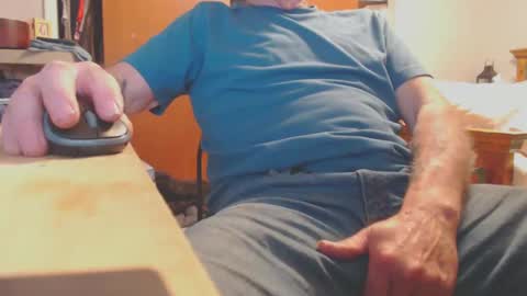 Snapshot of mike694fun chatting on February 23, 2025, 1:46 am mike694fun online show from February 23, 2025, 1:46 am