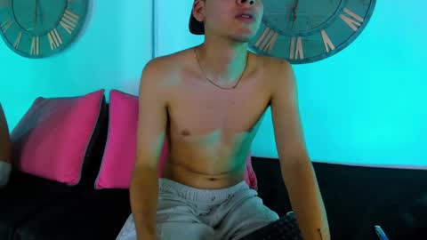 Snapshot of mike_0233 chatting on January 24, 2025, 9:39 am Mike 0233 online show from January 24, 2025, 9:39 am