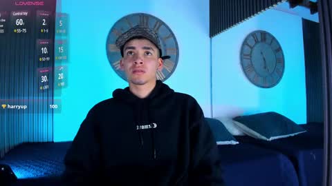 Snapshot of mike_0233 chatting on March 5, 2025, 3:40 am Mike 0233 online show from March 5, 2025, 3:40 am