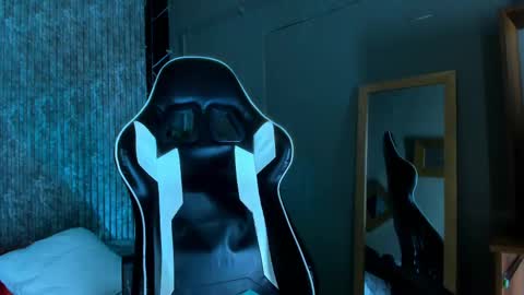 Snapshot of mike_0233 chatting on March 12, 2025, 7:13 am Mike 0233 online show from March 12, 2025, 7:13 am