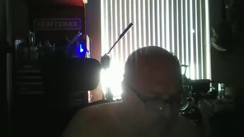 mike_allen4 online show from April 8, 2026, 5:57 pm