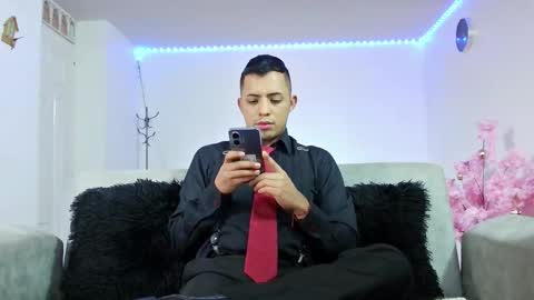 mike_fetiche online show from December 17, 2025, 11:38 am