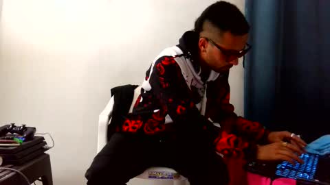 mike_leonrey22 online show from November 8, 2025, 11:36 pm