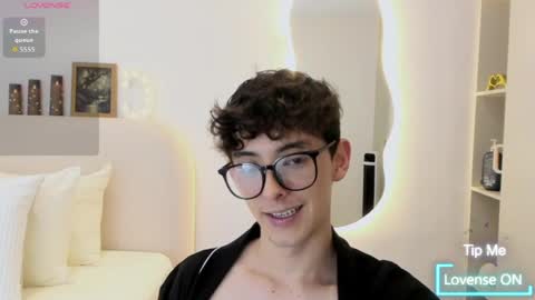 Mikebelf4 online show from April 9, 2026, 10:15 pm