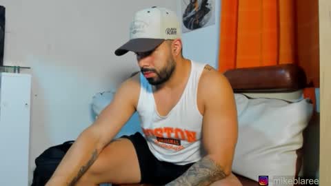 Snapshot of mikeblaree chatting on February 9, 2026, 12:25 am mikeblaree online show from February 9, 2026, 12:25 am