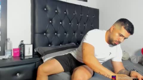 Snapshot of mikeblaree chatting on February 9, 2026, 6:45 pm mikeblaree online show from February 9, 2026, 6:45 pm