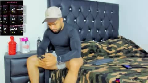 Snapshot of mikeblaree chatting on February 25, 2026, 7:34 pm mikeblaree online show from February 25, 2026, 7:34 pm