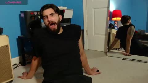 Snapshot of mikehawk1589 chatting on February 5, 2025, 8:11 am mikehawk1589 online show from February 5, 2025, 8:11 am