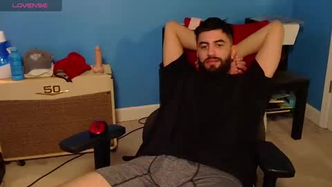 Snapshot of mikehawk1589 chatting on March 11, 2025, 7:48 am mikehawk1589 online show from March 11, 2025, 7:48 am