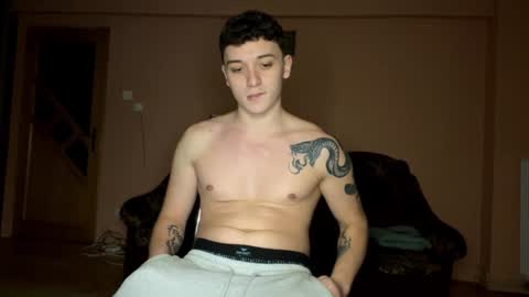 Snapshot of mikelaur chatting on January 20, 2025, 5:27 pm MikeLaur online show from January 20, 2025, 5:27 pm