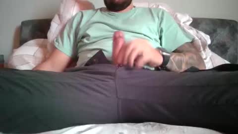 Snapshot of mikerr22 chatting on October 2, 2025, 10:22 am Mike online show from October 2, 2025, 10:22 am