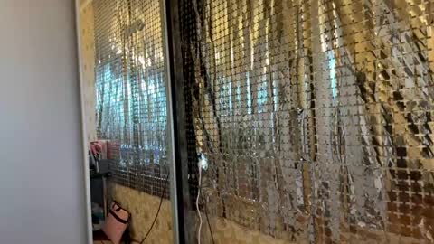 Mila online show from April 22, 2026, 7:33 am