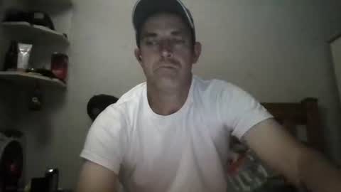 Snapshot of mikeundies chatting on June 2, 2026, 11:51 pm mikeundies online show from June 2, 2026, 11:51 pm
