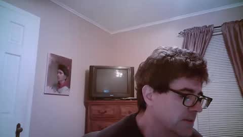 Snapshot of mikewulds chatting on December 19, 2024, 3:29 am Mike online show from December 19, 2024, 3:29 am