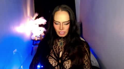 Snapshot of mikeyalawi03 chatting on June 14, 2026, 5:20 am Mistress MikeyAlawi online show from June 14, 2026, 5:20 am