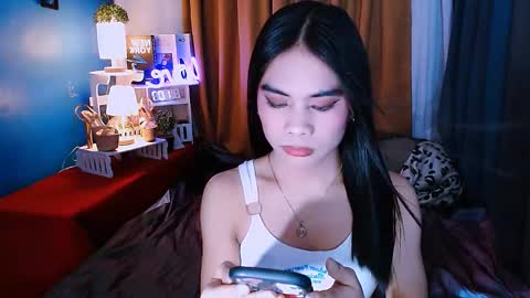 Snapshot of mikhayla_and_zeus_room chatting on December 29, 2024, 6:35 am Mikhayla and Zeus online show from December 29, 2024, 6:35 am