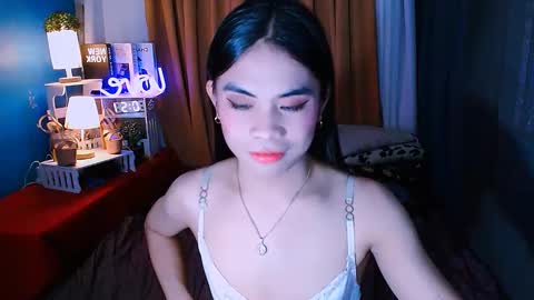 Snapshot of mikhayla_and_zeus_room chatting on January 10, 2025, 5:05 am Mikhayla and Zeus online show from January 10, 2025, 5:05 am