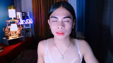 Snapshot of mikhayla_and_zeus_room chatting on January 14, 2025, 4:04 am Mikhayla and Zeus online show from January 14, 2025, 4:04 am
