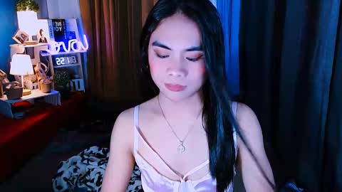 Snapshot of mikhayla_and_zeus_room chatting on January 24, 2025, 7:51 am Mikhayla and Zeus online show from January 24, 2025, 7:51 am