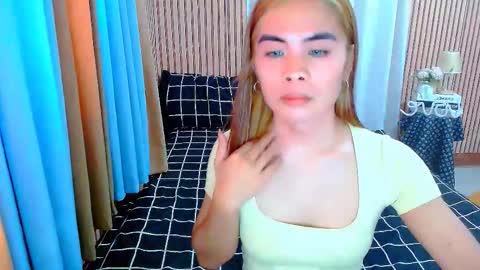 Snapshot of mikhayla_and_zeus_room chatting on September 9, 2025, 4:23 am Mikhayla and Zeus online show from September 9, 2025, 4:23 am