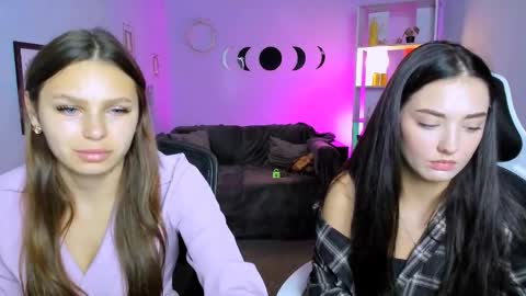 Snapshot of miki_nikki chatting on September 10, 2025, 1:55 pm Miki online show from September 10, 2025, 1:55 pm