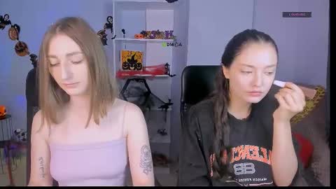 Snapshot of miki_nikki chatting on October 24, 2025, 5:59 am Miki online show from October 24, 2025, 5:59 am