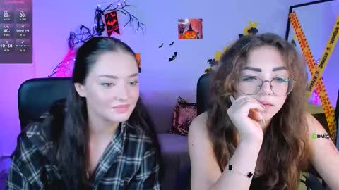 Snapshot of miki_nikki chatting on October 27, 2025, 1:15 pm Miki online show from October 27, 2025, 1:15 pm