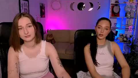 Snapshot of miki_nikki chatting on July 7, 2026, 5:43 am Miki online show from July 7, 2026, 5:43 am