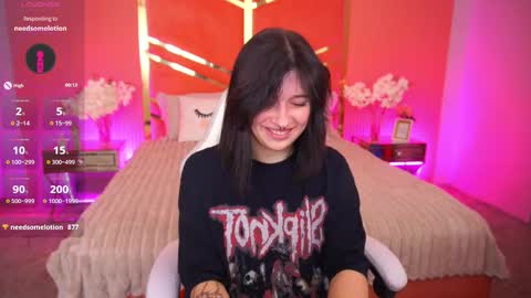 Snapshot of mikiikiwi chatting on September 22, 2025, 10:12 pm Miki online show from September 22, 2025, 10:12 pm