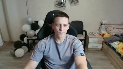 Snapshot of mikimaus0101 chatting on June 14, 2026, 9:33 am Michael online show from June 14, 2026, 9:33 am
