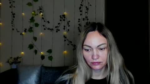 Adalina online show from December 21, 2025, 12:23 pm